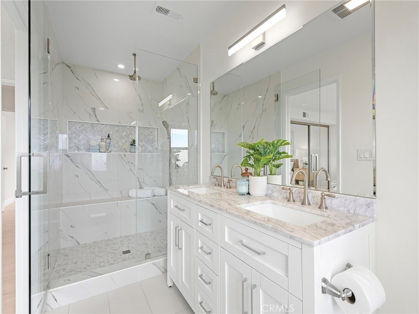 Where Sophisticated Coastal Living Meets Modern Luxury With - photo 15