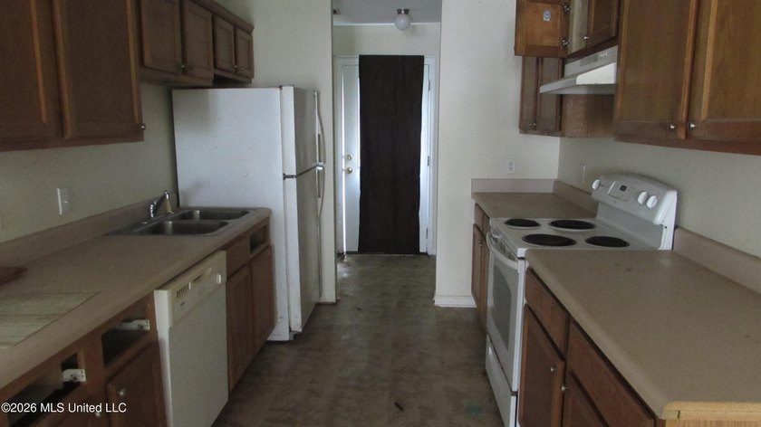 3/2 single story townhome in North Biloxi. No flood, also - photo 9