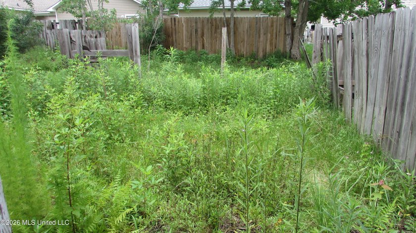 3/2 single story townhome in North Biloxi. No flood, also - photo 10