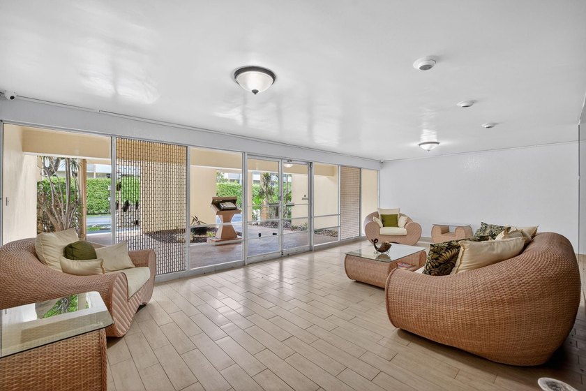 Experience the best of Fort Lauderdale's coastal lifestyle. This - photo 31