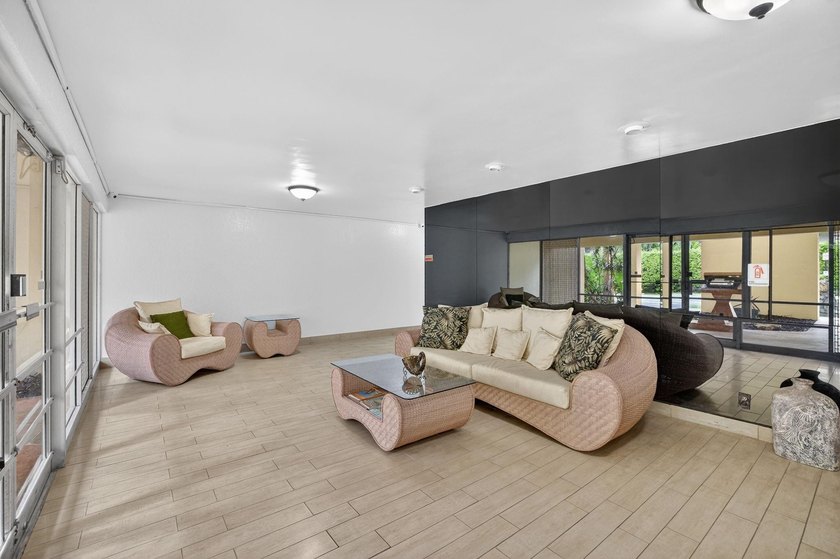 Experience the best of Fort Lauderdale's coastal lifestyle. This - photo 32