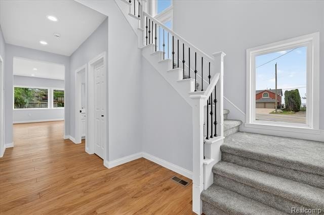 NOW OFFERING LAND CONTRACT TERMS! Stunning new construction - photo 6
