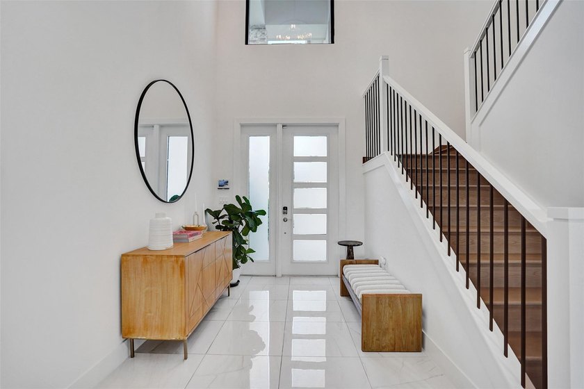 Honolulu model home where modern design meets everyday comfort - photo 5