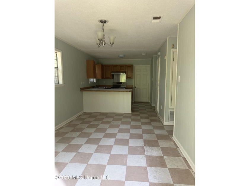 Why rent when you can own this charming 3-bedroom, 1-bath home - photo 4