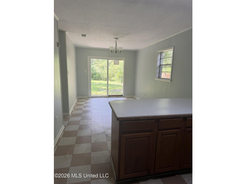 Why rent when you can own this charming 3-bedroom, 1-bath home - photo 5
