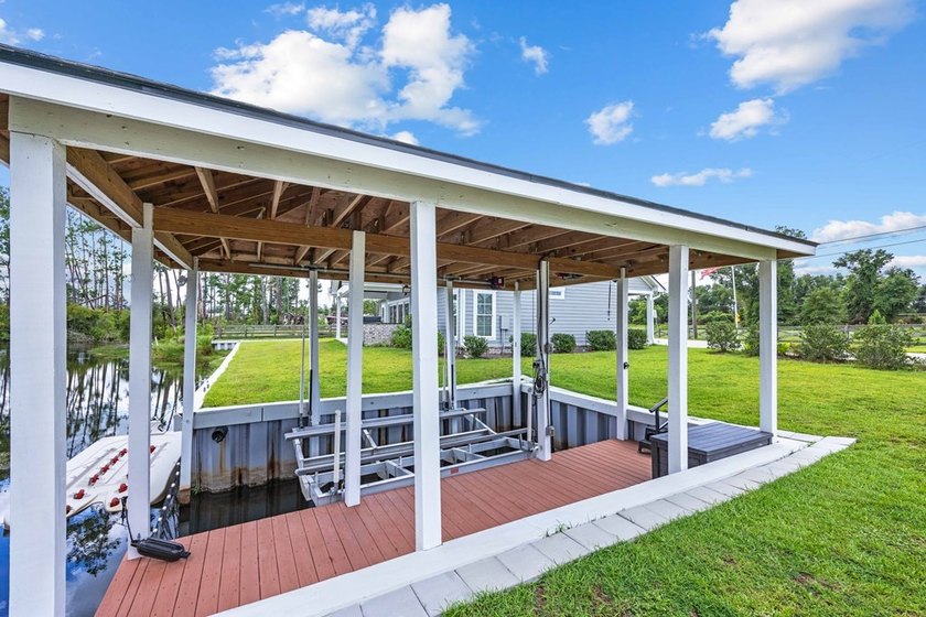Welcome to waterfront living at its finest! Perfectly positioned - photo 6