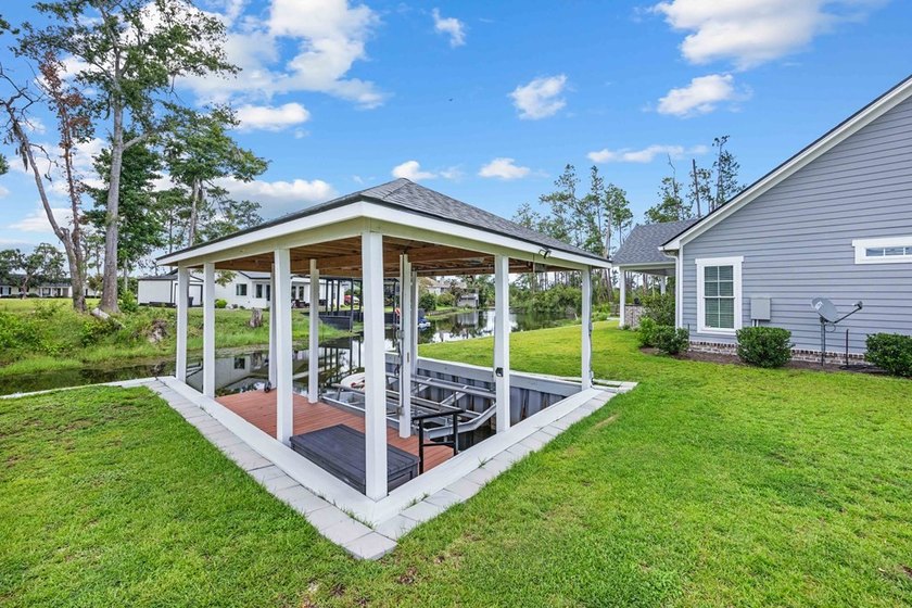 Welcome to waterfront living at its finest! Perfectly positioned - photo 7