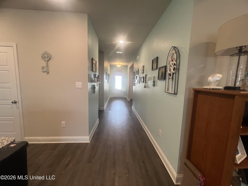 Just listed, Move in ready home in 'The Highlands' Why buy new - photo 5