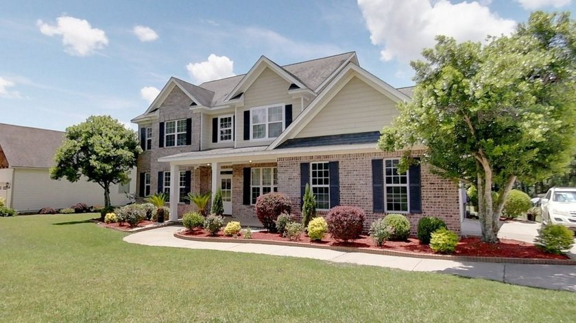 Welcome to 107 Andee Way in desirable Sweetbrier Lake! This - photo 5