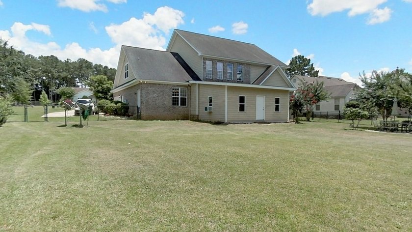 Welcome to 107 Andee Way in desirable Sweetbrier Lake! This - photo 7