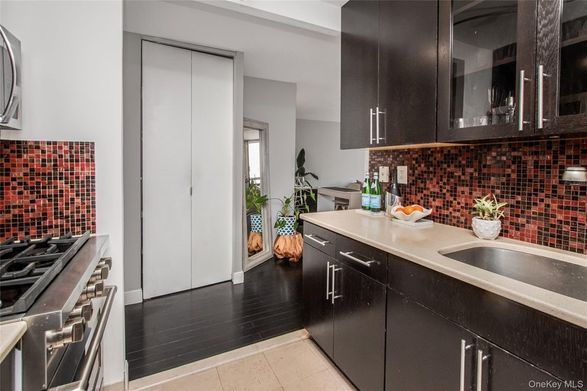 Over-sized one-bedroom condominium with a deeded parking space - photo 3