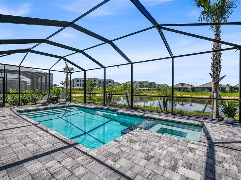 Experience luxury living in this exceptional BUNDLED GOLF - photo 19