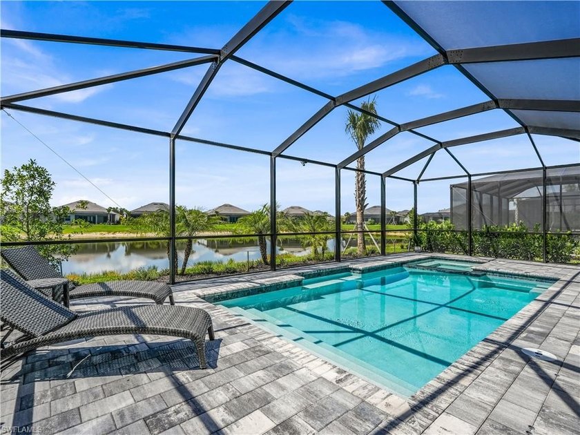 Experience luxury living in this exceptional BUNDLED GOLF - photo 20