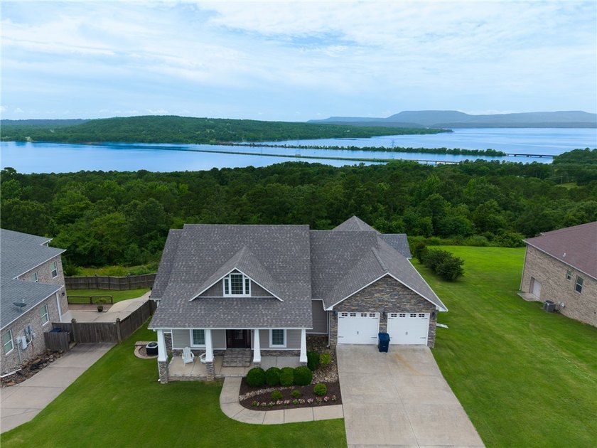 Set inside gated Pleasant View Estates, this 4 bedroom, 3 bath - photo 3