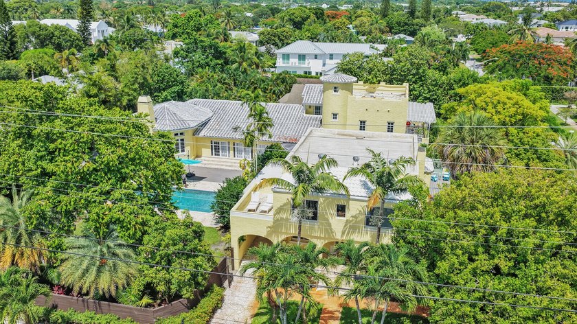 Rarely does a property of this size, character, and location - photo 2