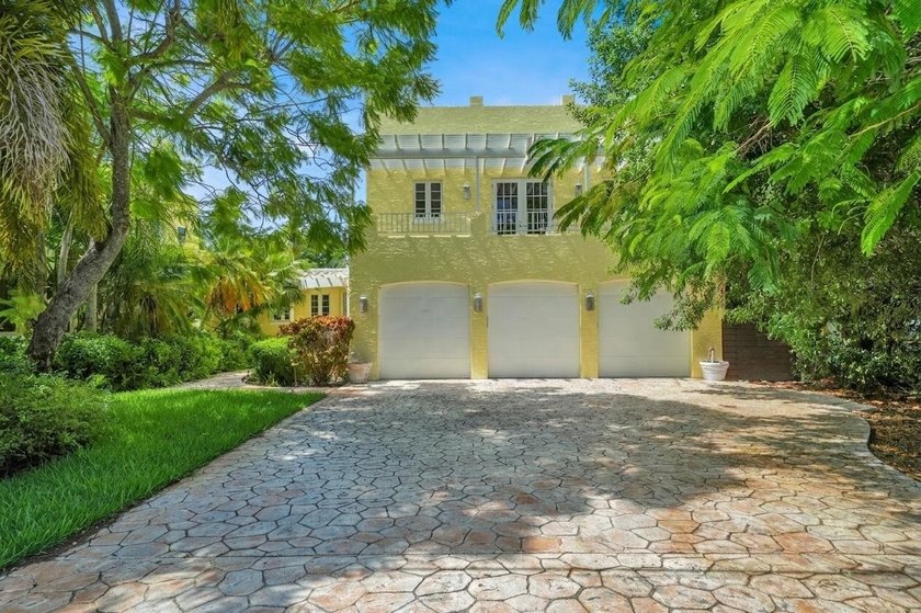 Rarely does a property of this size, character, and location - photo 7