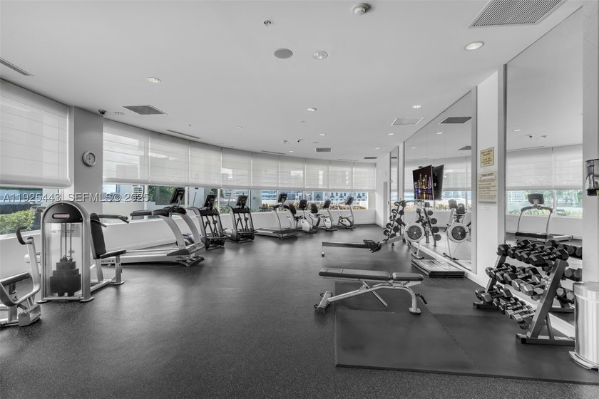 Welcome to your elegant urban oasis in the heart of downtown - photo 31