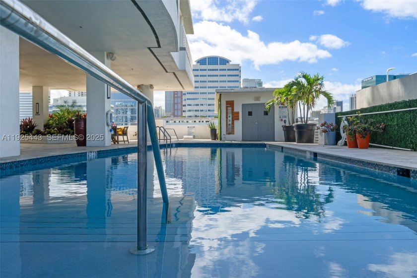 Welcome to your elegant urban oasis in the heart of downtown - photo 35