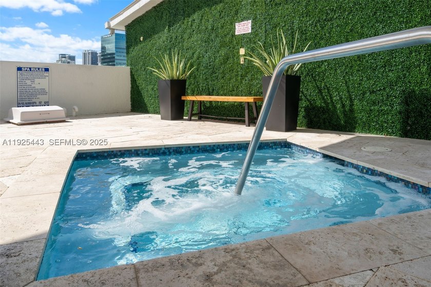 Welcome to your elegant urban oasis in the heart of downtown - photo 36