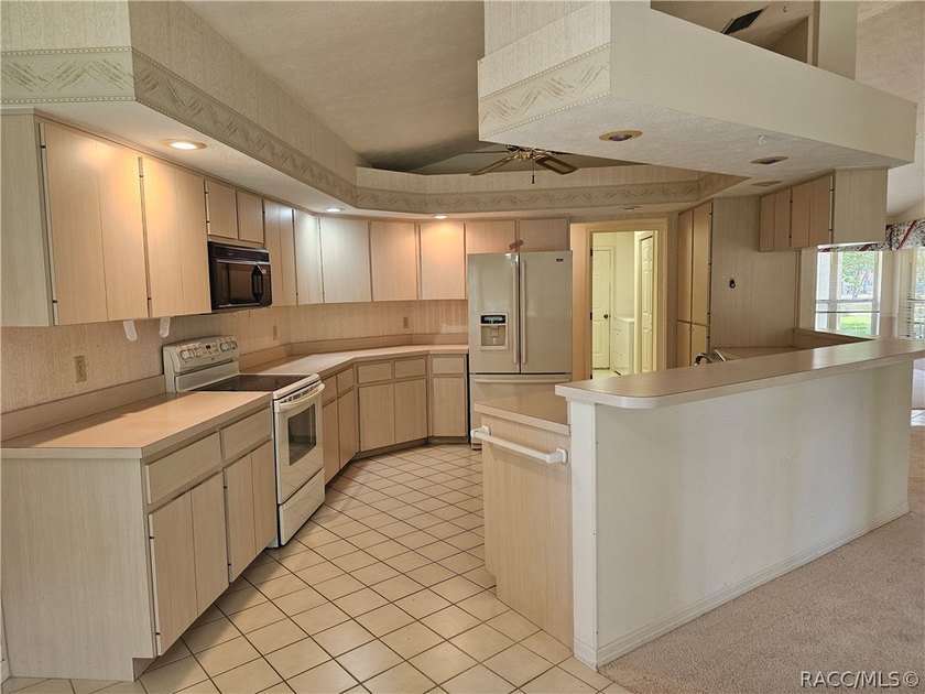 Are you seeking the best buy in the sought after waterfront - photo 6