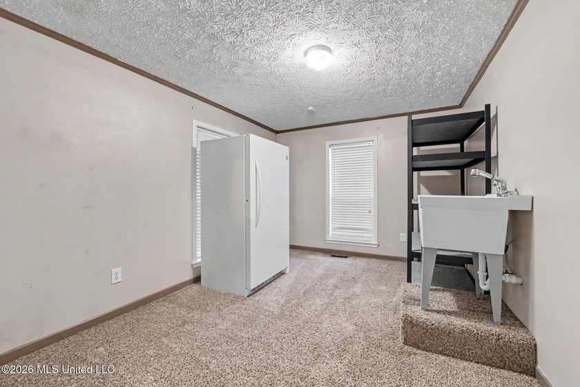 Spacious 3BR/2BA double-wide home with 2,342 SF on 1.37 acres in - photo 14