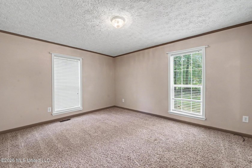 Spacious 3BR/2BA double-wide home with 2,342 SF on 1.37 acres in - photo 20