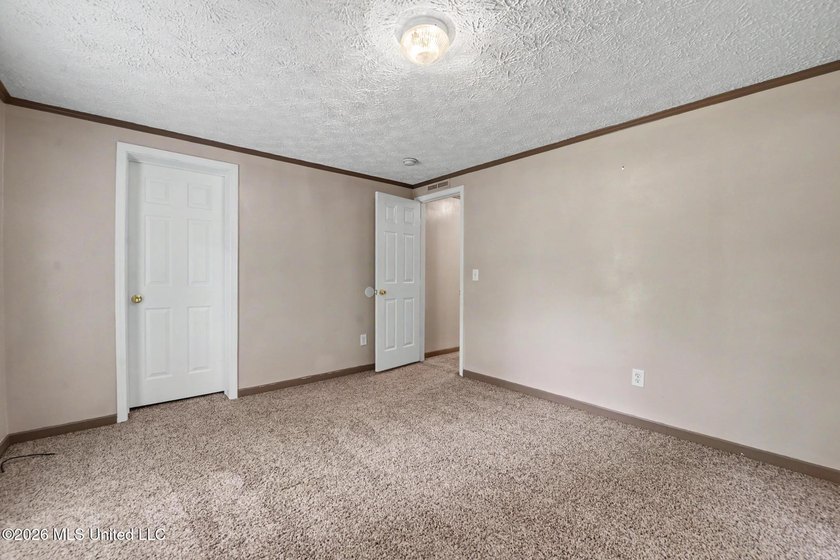 Spacious 3BR/2BA double-wide home with 2,342 SF on 1.37 acres in - photo 21