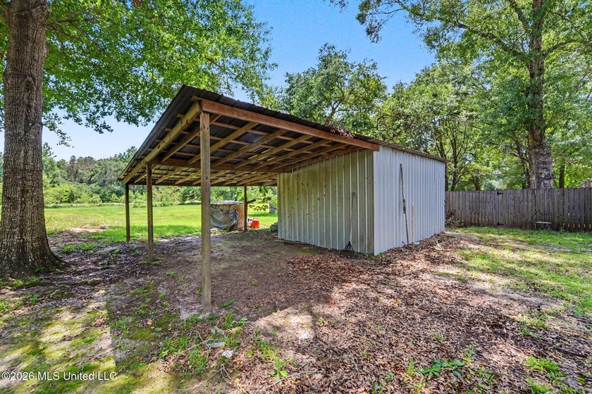 Spacious 3BR/2BA double-wide home with 2,342 SF on 1.37 acres in - photo 24