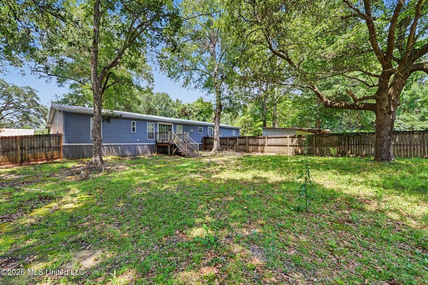 Spacious 3BR/2BA double-wide home with 2,342 SF on 1.37 acres in - photo 27