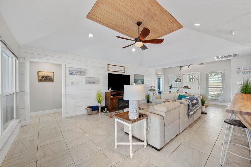 Welcome to your dream coastal home on the Redfish Bay of Aransas - photo 11