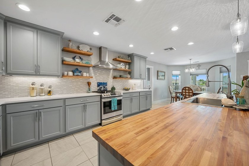 Welcome to your dream coastal home on the Redfish Bay of Aransas - photo 13
