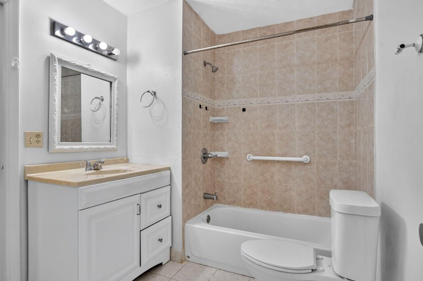 Welcome to Boca Lakes, a 55+ gated community in the heart of - photo 15