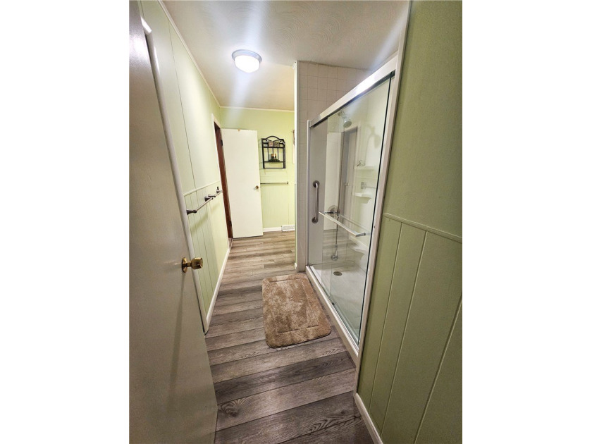 Welcome to this spacious 3-bedroom home with attached garage - photo 23