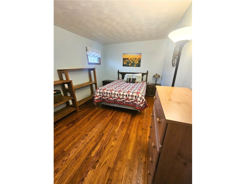 Welcome to this spacious 3-bedroom home with attached garage - photo 24