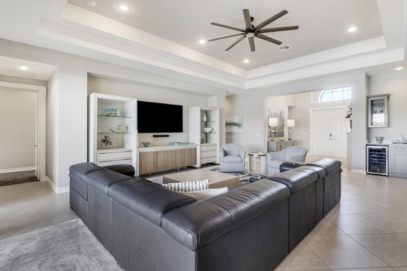 Enjoy refined lakefront living in the prestigious Bay Hill at - photo 11