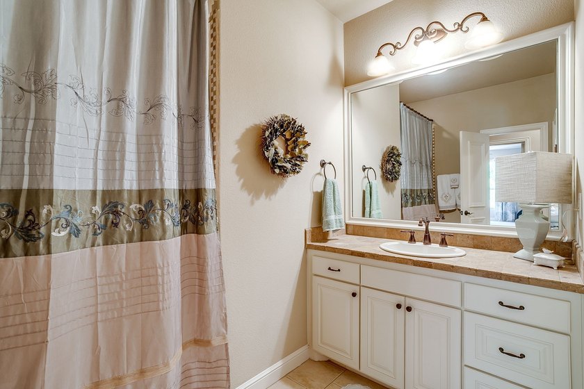 Stunning Custom Home in Gated Eagle Mountain Lake Community! - photo 22