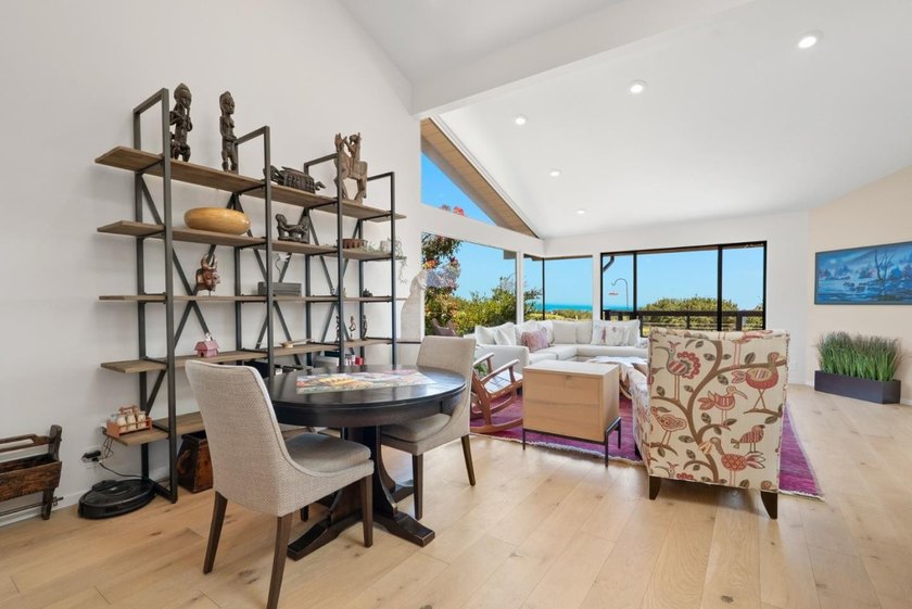 Sweeping Monterey Bay views, exceptional privacy, and a - photo 5