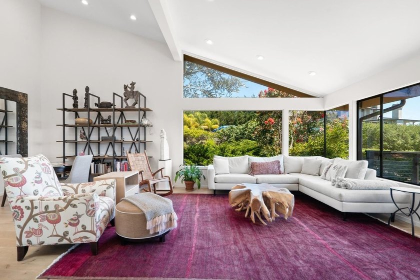 Sweeping Monterey Bay views, exceptional privacy, and a - photo 6