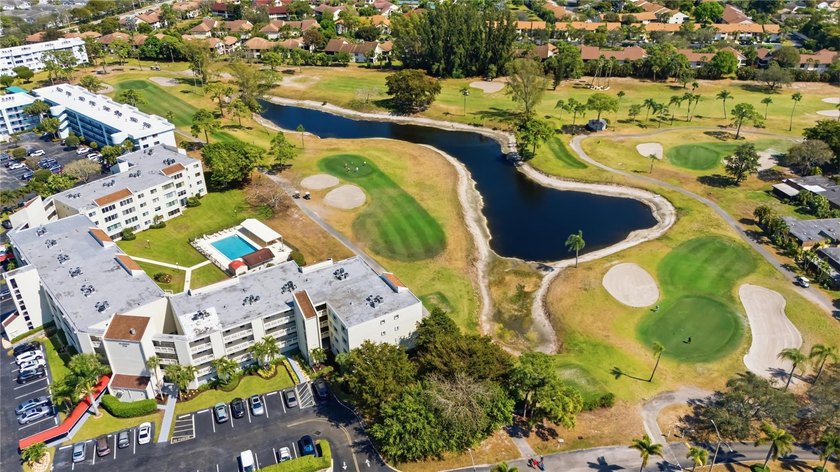 Calling ALL GOLFERS &amp; SNOWBIRDS! Pristine, Beautiful &amp; LARGE, 3 - photo 2
