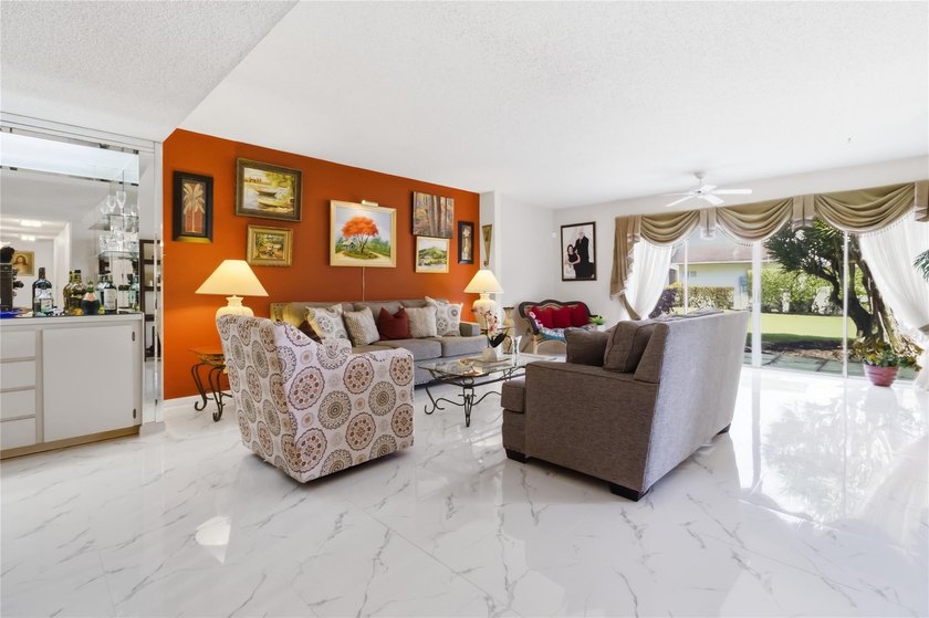 Calling ALL GOLFERS &amp; SNOWBIRDS! Pristine, Beautiful &amp; LARGE, 3 - photo 7