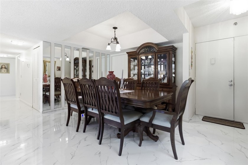Calling ALL GOLFERS &amp; SNOWBIRDS! Pristine, Beautiful &amp; LARGE, 3 - photo 9