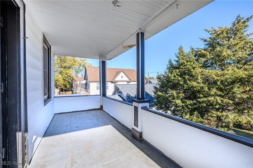Come check out this stunningly duplex in Cleveland's Goodrich - photo 12