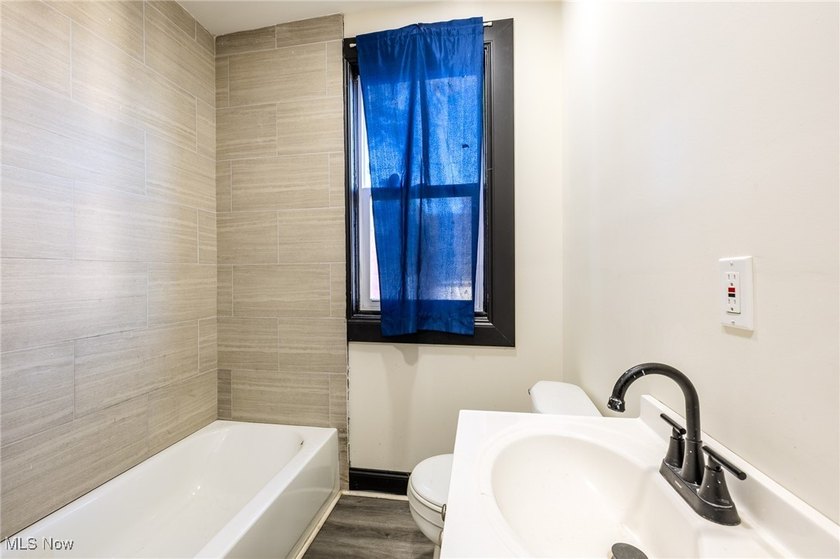 Come check out this stunningly duplex in Cleveland's Goodrich - photo 25