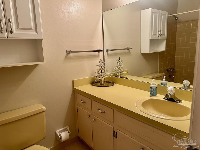 This spacious 4-bedroom, 2 bath home offers a functional layout - photo 31