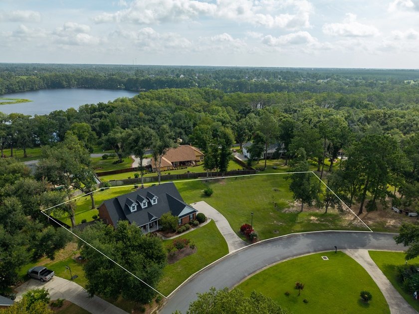 Located on a quiet cul-de-sac in the desirable Cypress Lakes - photo 2