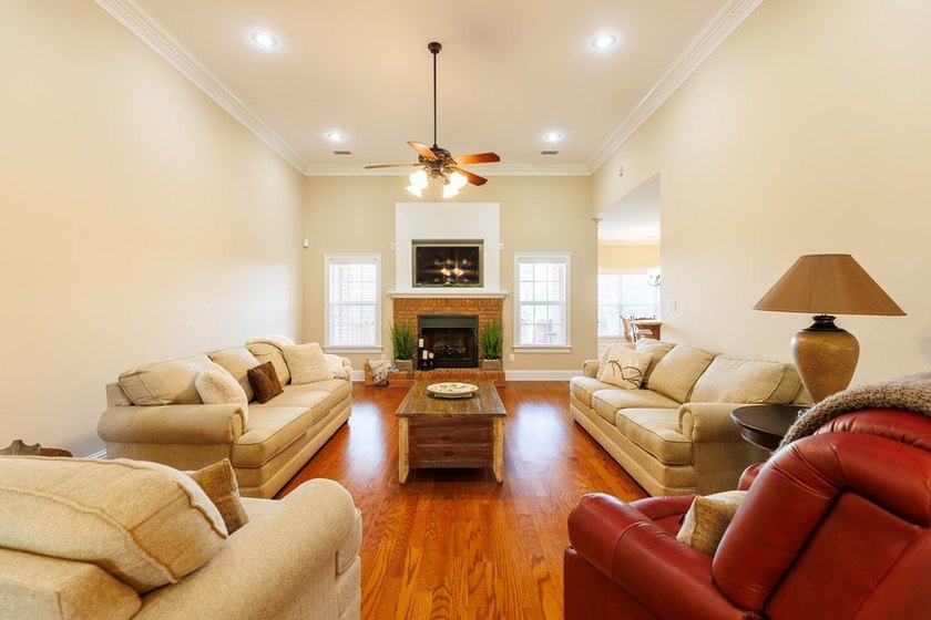 Located on a quiet cul-de-sac in the desirable Cypress Lakes - photo 7