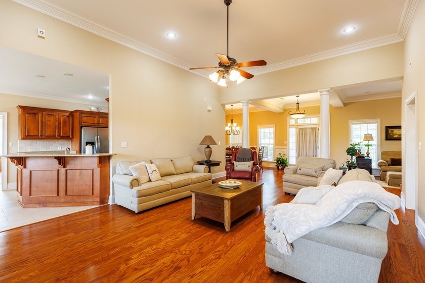 Located on a quiet cul-de-sac in the desirable Cypress Lakes - photo 9