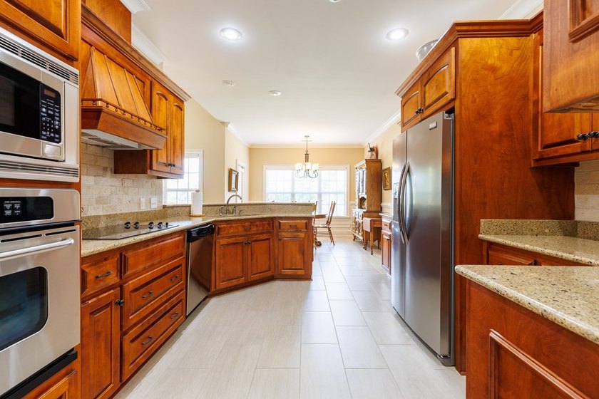 Located on a quiet cul-de-sac in the desirable Cypress Lakes - photo 10