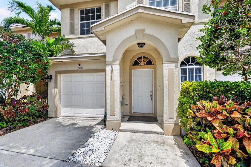 Welcome to this beautifully maintained and RARELY AVAILABLE 4 - photo 4