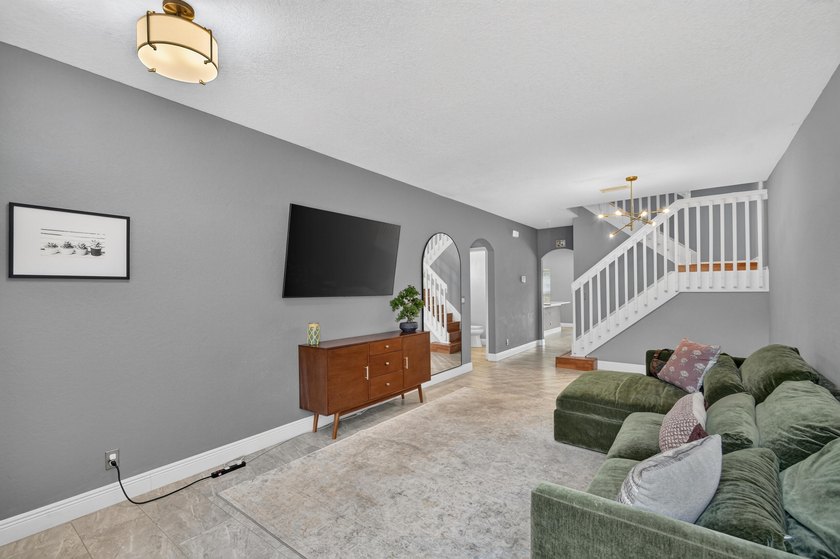 Welcome to this beautifully maintained and RARELY AVAILABLE 4 - photo 6